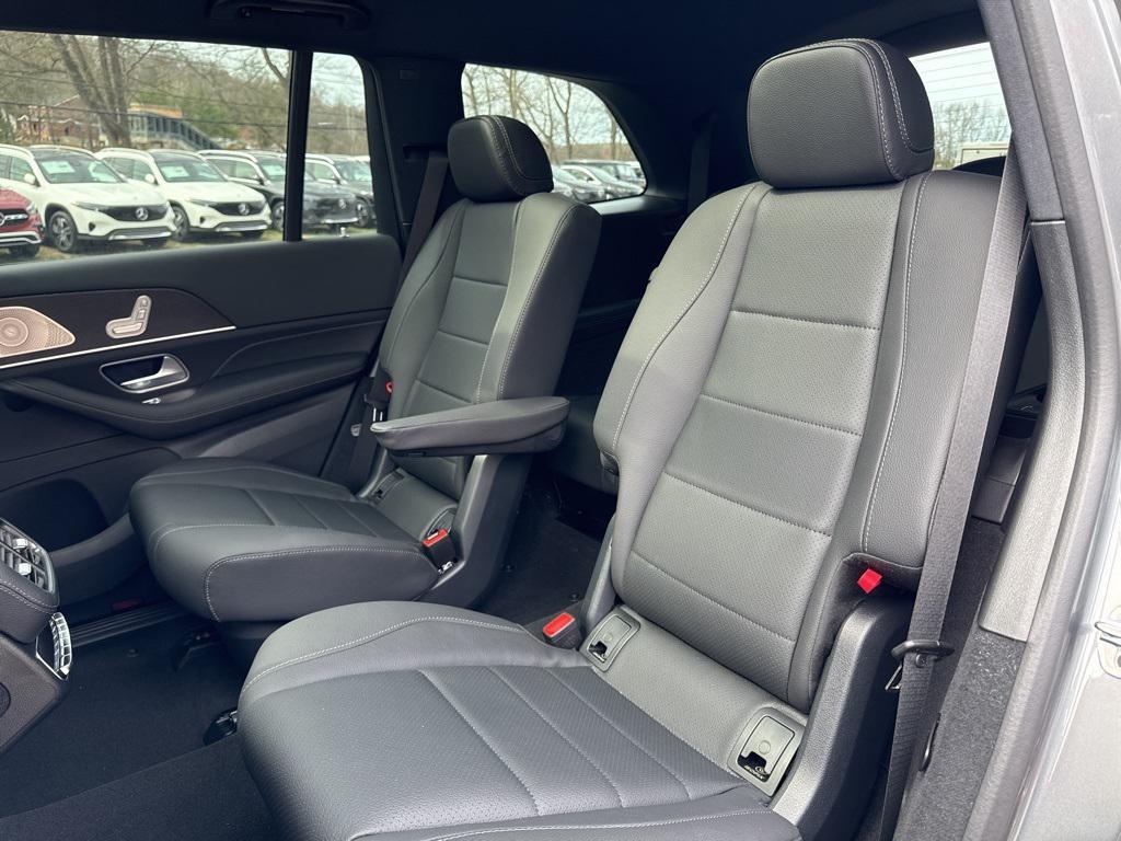 new 2025 Mercedes-Benz GLS 450 car, priced at $95,685