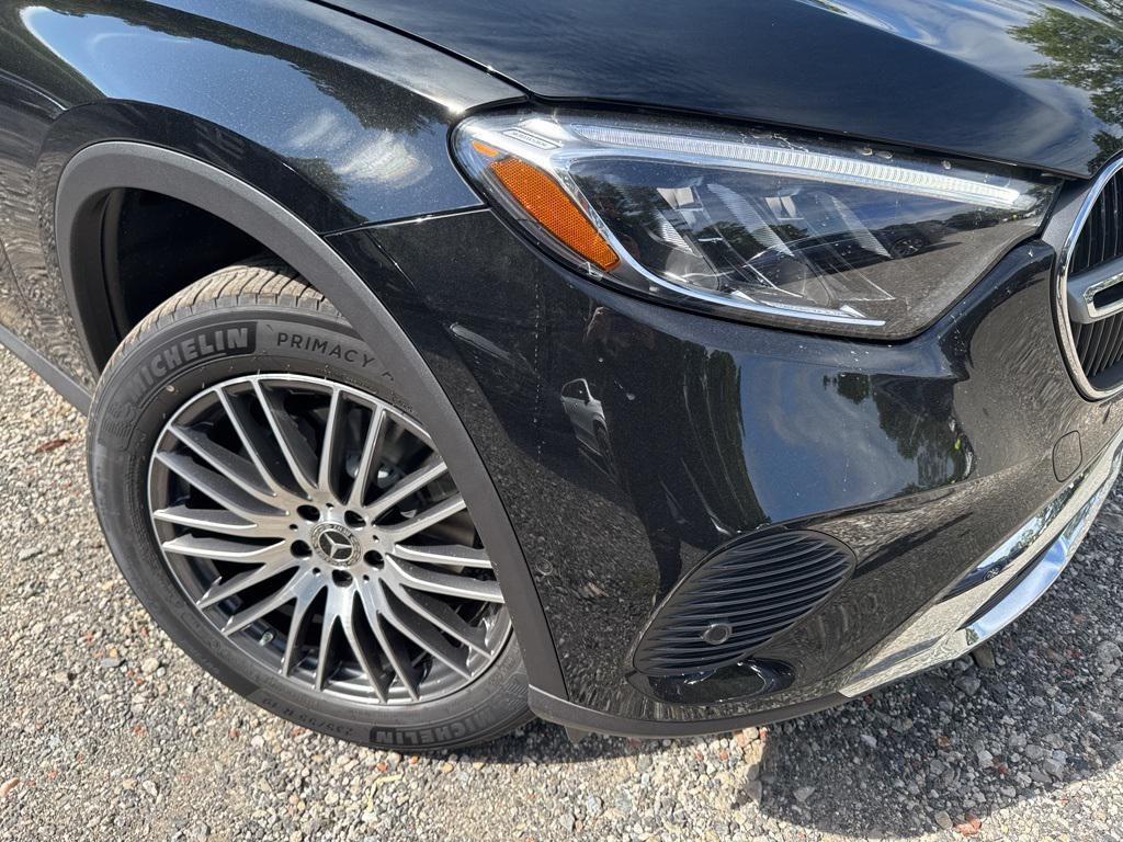 new 2026 Mercedes-Benz GLC 300 car, priced at $60,290