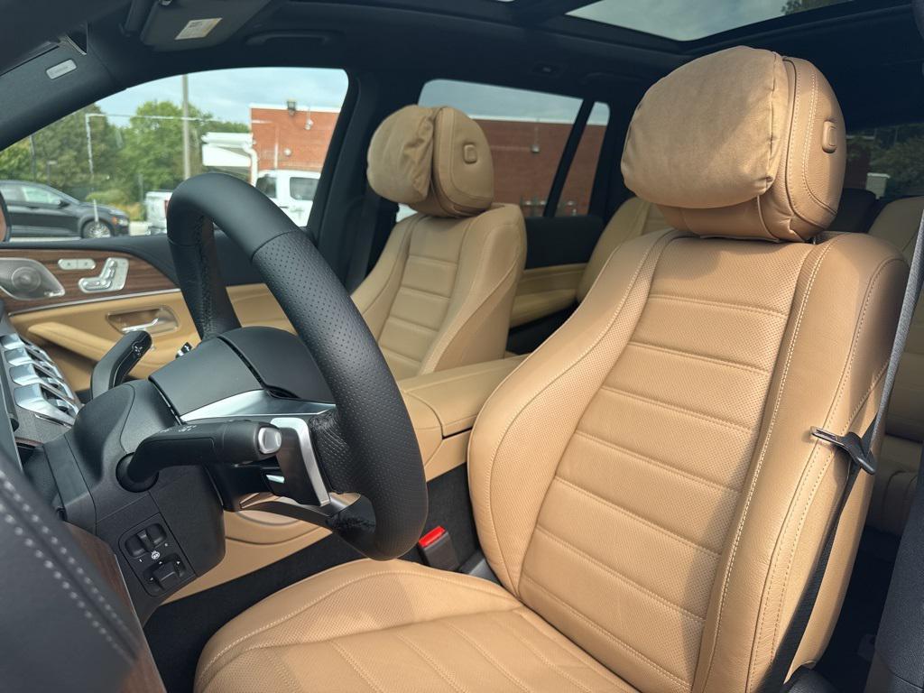 new 2026 Mercedes-Benz GLS 580 car, priced at $121,630
