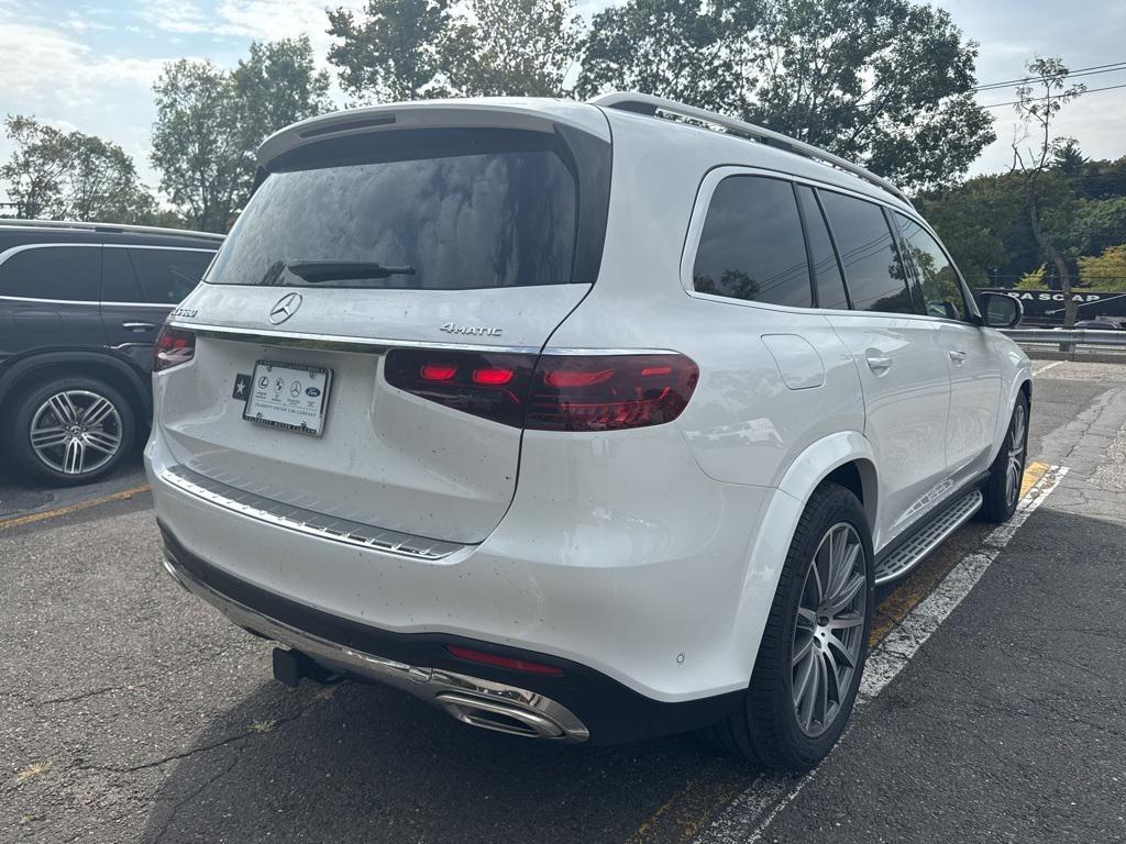 new 2026 Mercedes-Benz GLS 580 car, priced at $121,630