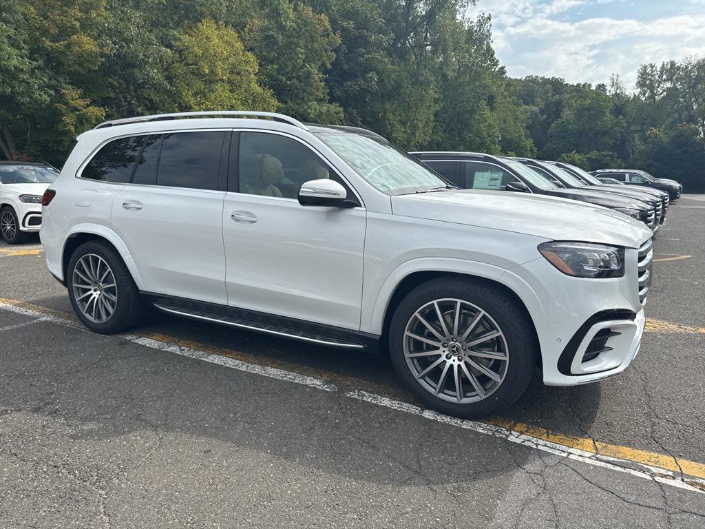 new 2026 Mercedes-Benz GLS 580 car, priced at $121,630