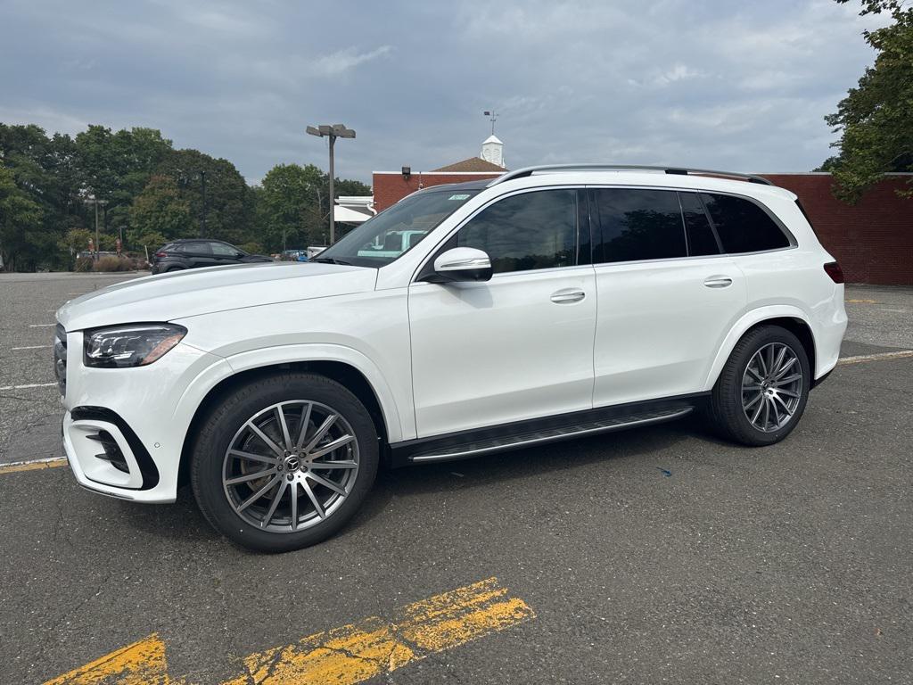 new 2026 Mercedes-Benz GLS 580 car, priced at $121,630