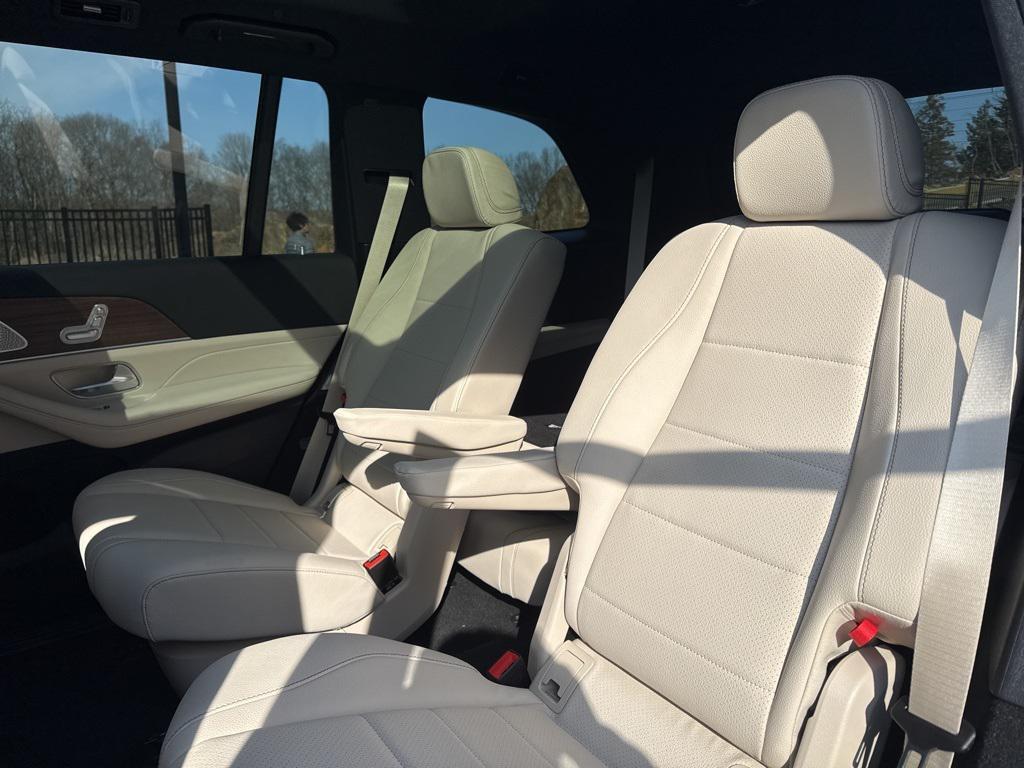 new 2025 Mercedes-Benz GLS 450 car, priced at $102,515