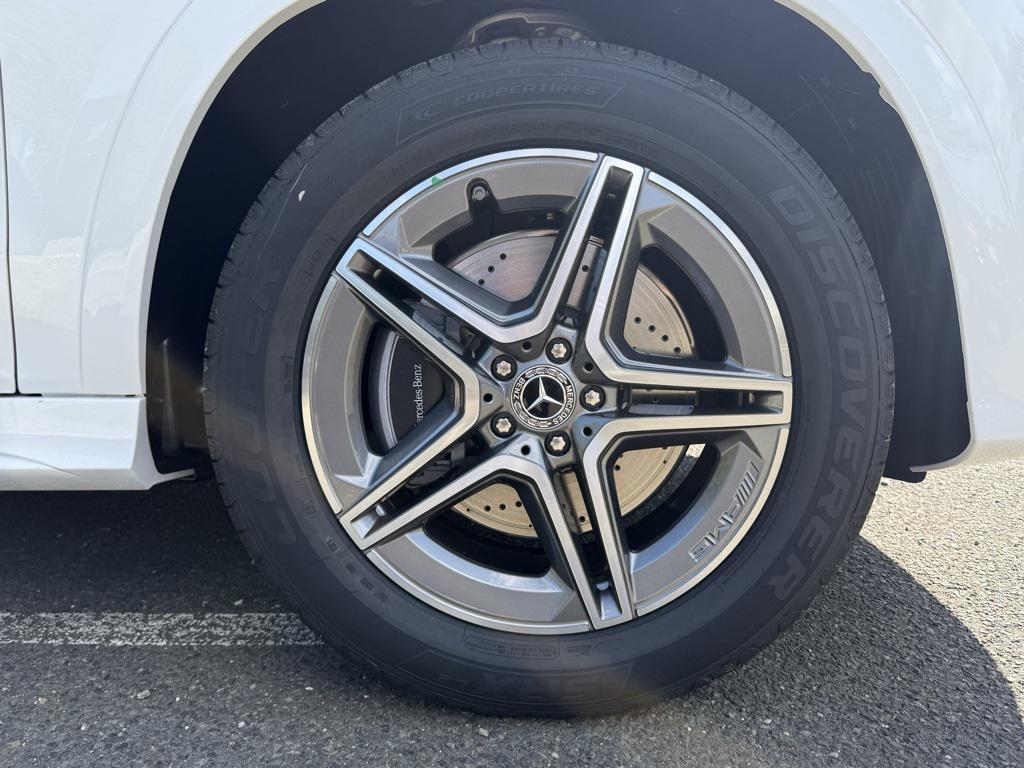 new 2026 Mercedes-Benz GLE 580 car, priced at $91,445