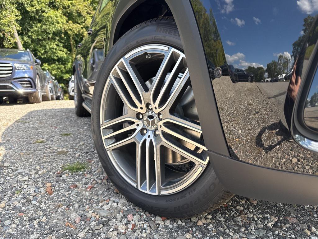 new 2026 Mercedes-Benz GLS 450 car, priced at $92,400