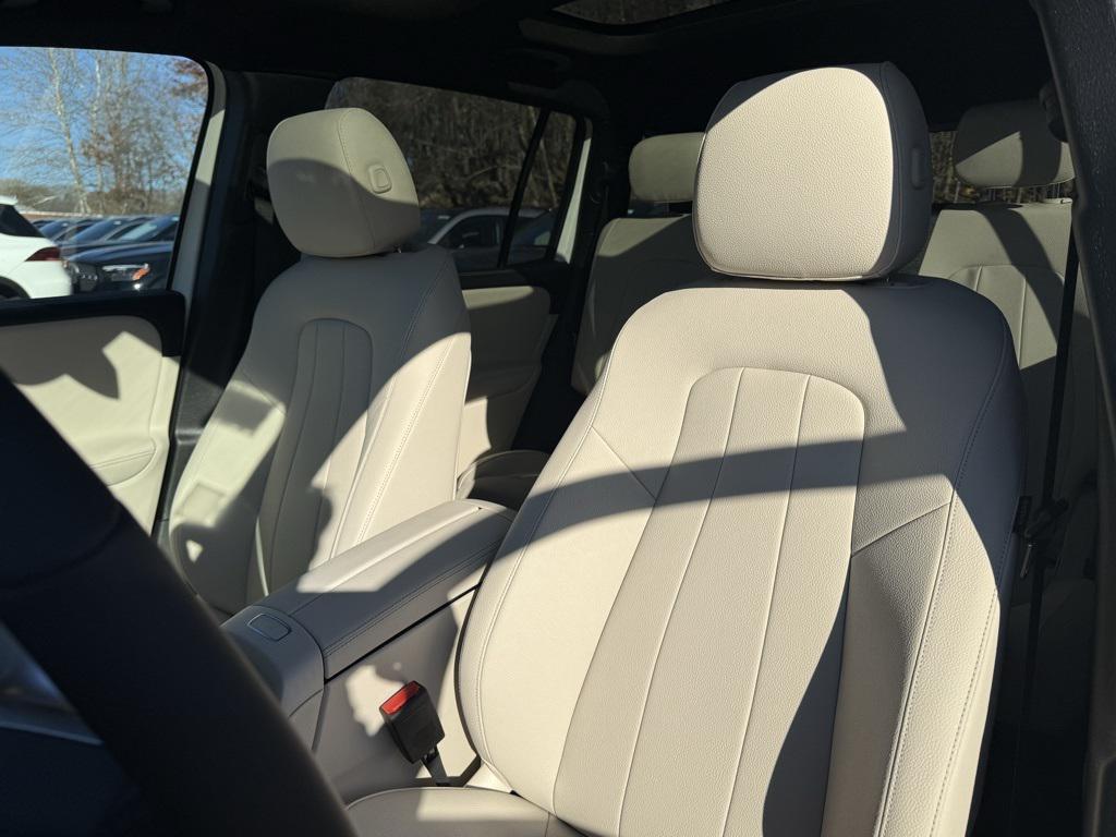 new 2026 Mercedes-Benz GLB 250 car, priced at $52,060