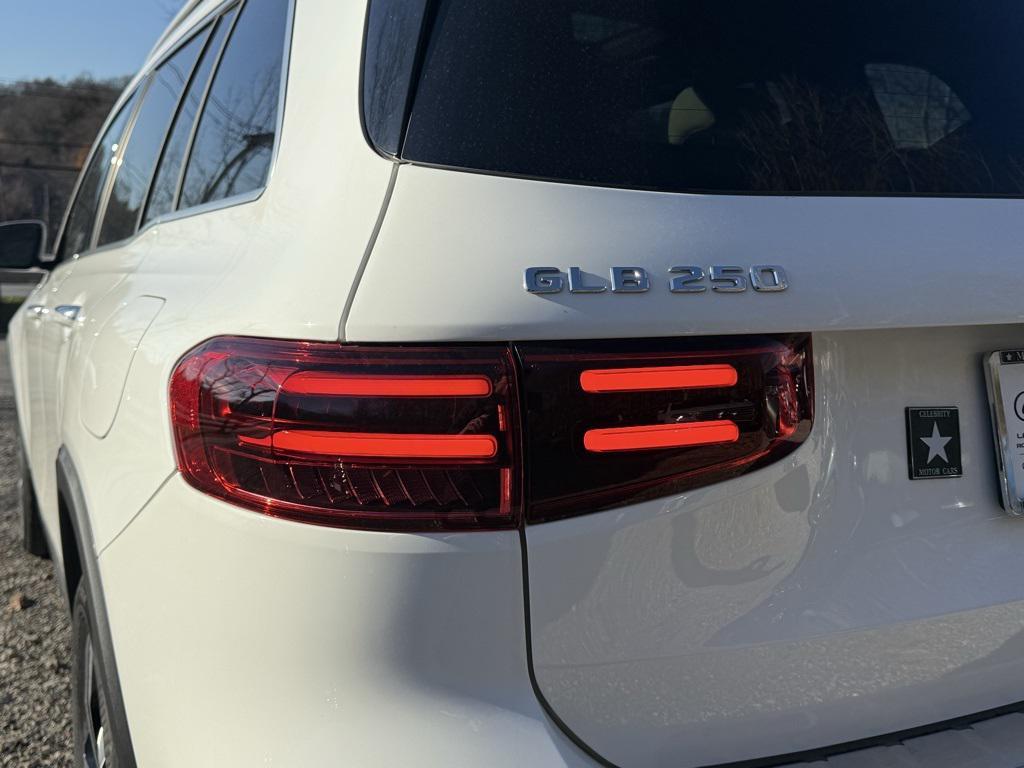 new 2026 Mercedes-Benz GLB 250 car, priced at $52,060