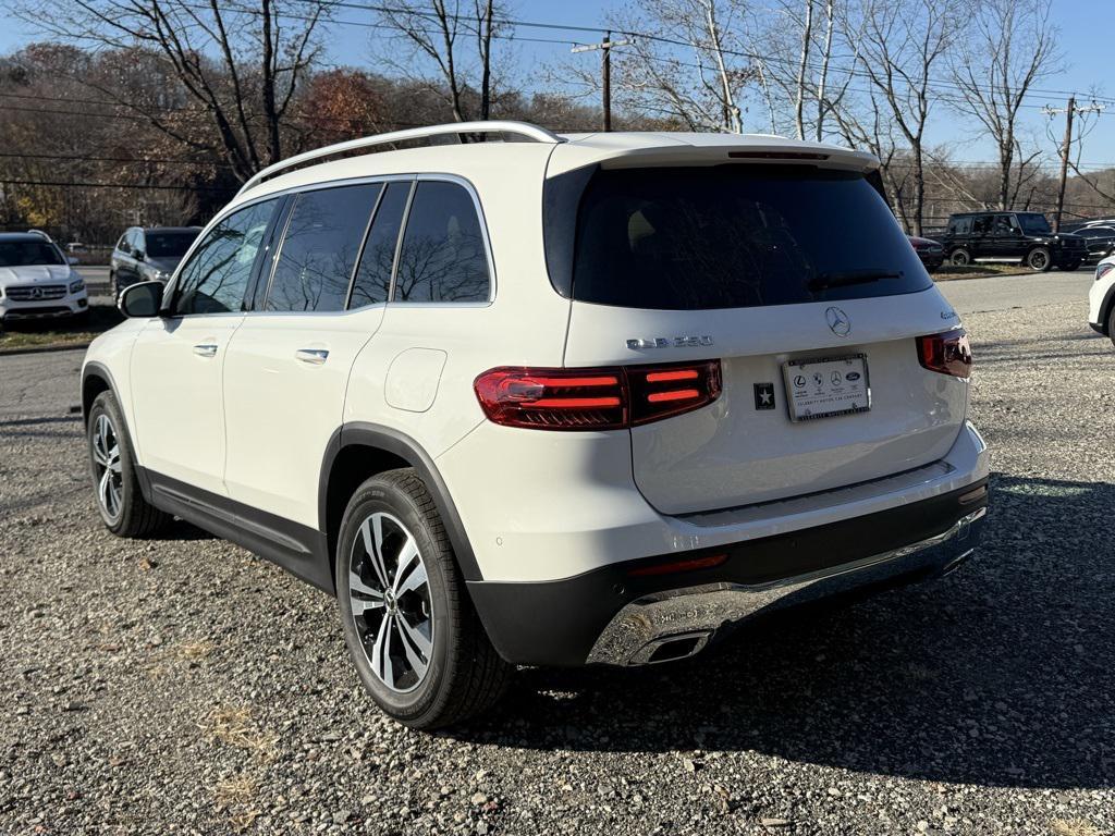 new 2026 Mercedes-Benz GLB 250 car, priced at $52,060