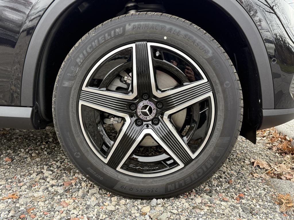 new 2026 Mercedes-Benz GLC 300 car, priced at $58,170