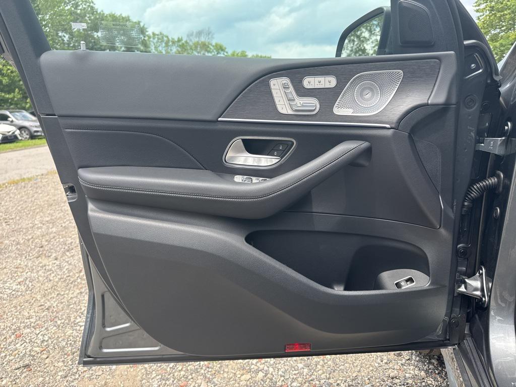 new 2025 Mercedes-Benz GLS 450 car, priced at $96,825