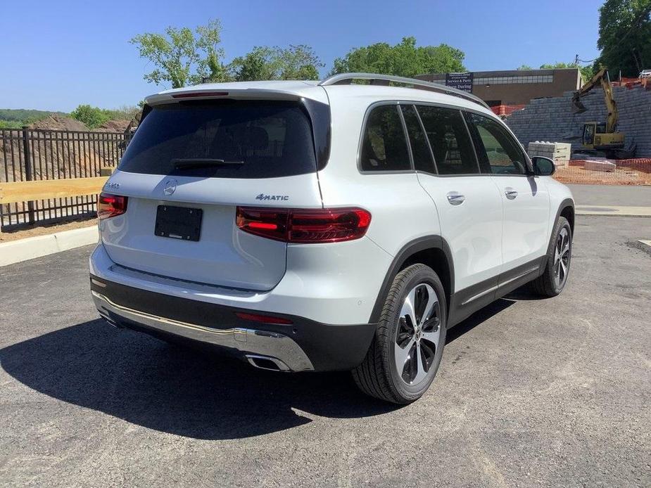 new 2024 Mercedes-Benz GLB 250 car, priced at $53,785