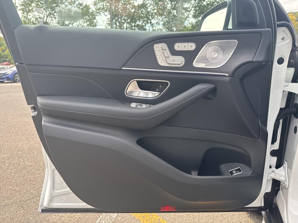 new 2026 Mercedes-Benz GLS 450 car, priced at $98,865