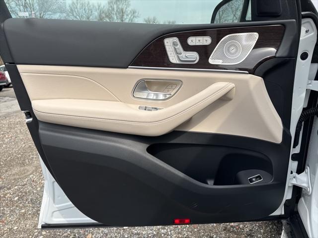new 2025 Mercedes-Benz GLS 450 car, priced at $98,125