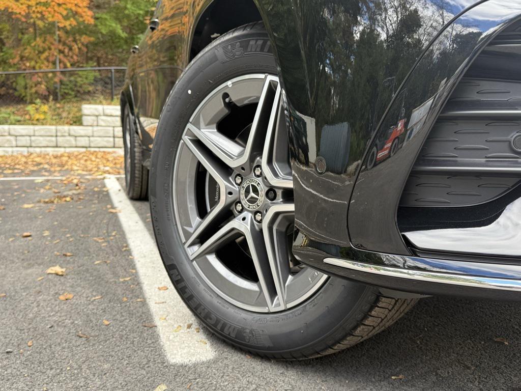 new 2026 Mercedes-Benz GLE 450 car, priced at $77,505