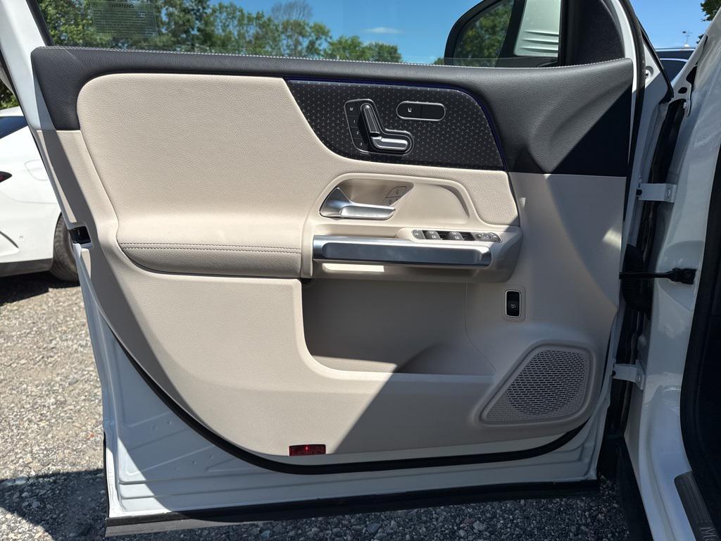 new 2025 Mercedes-Benz GLB 250 car, priced at $49,595