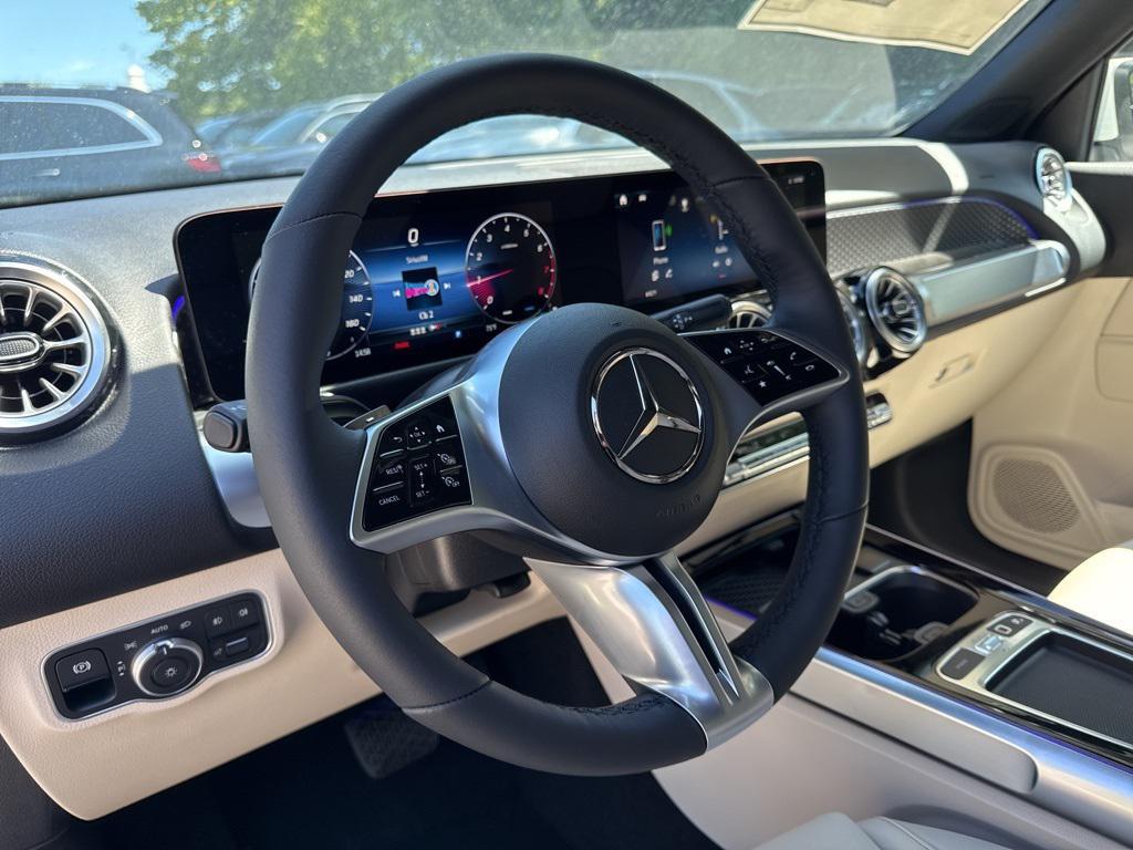 new 2025 Mercedes-Benz GLB 250 car, priced at $49,595