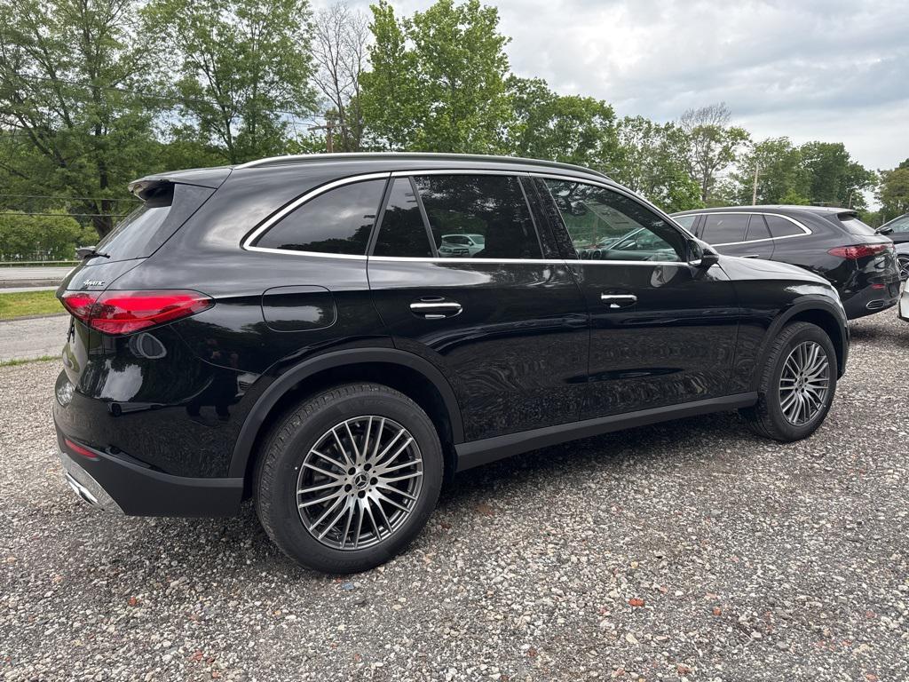 new 2025 Mercedes-Benz GLC 300 car, priced at $54,955
