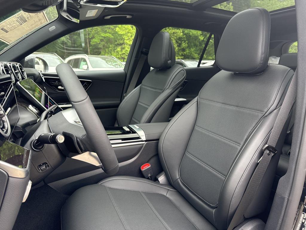 new 2025 Mercedes-Benz GLC 300 car, priced at $54,955