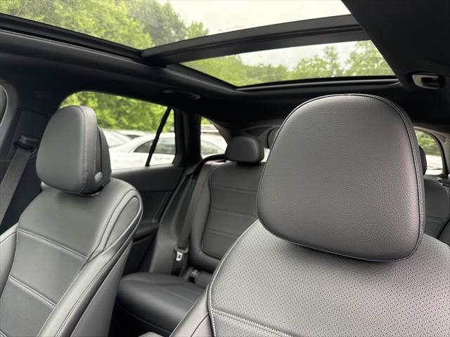 new 2025 Mercedes-Benz GLC 300 car, priced at $54,955