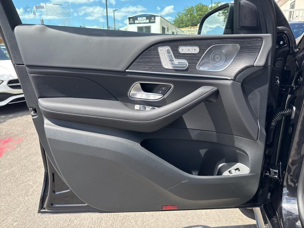 new 2025 Mercedes-Benz GLS 450 car, priced at $97,665