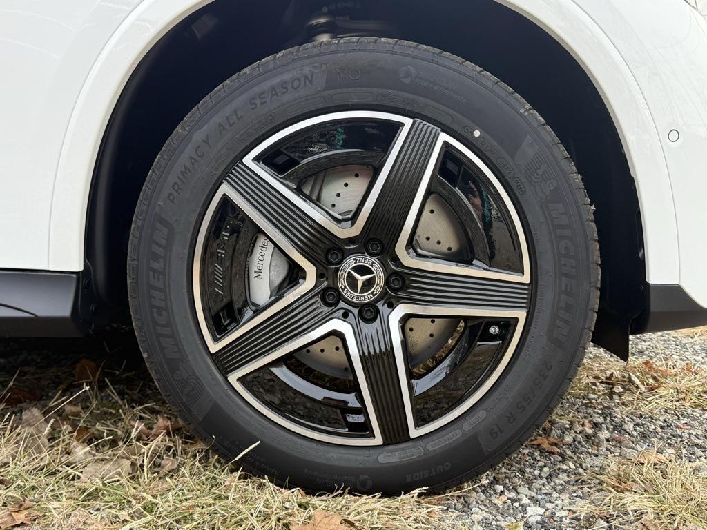 new 2026 Mercedes-Benz GLC 300 car, priced at $60,735