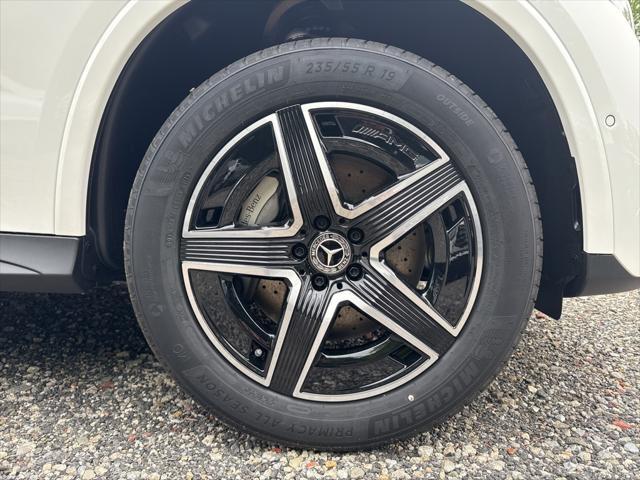new 2025 Mercedes-Benz GLC 300 car, priced at $60,005