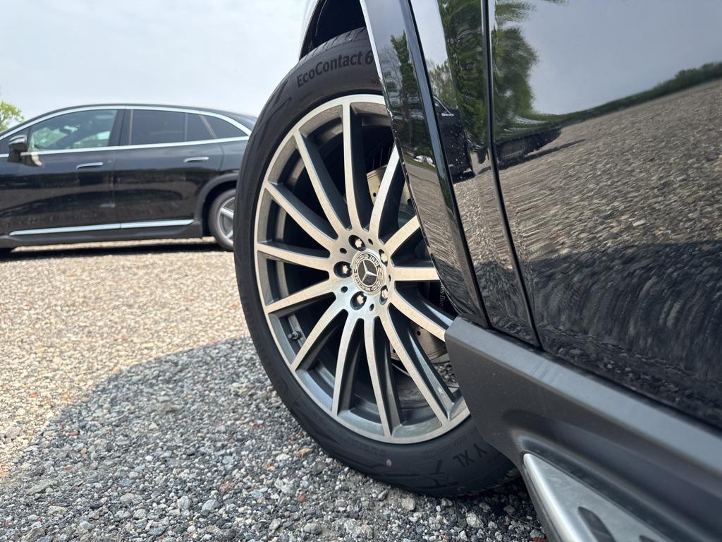 new 2025 Mercedes-Benz GLS 580 car, priced at $117,280