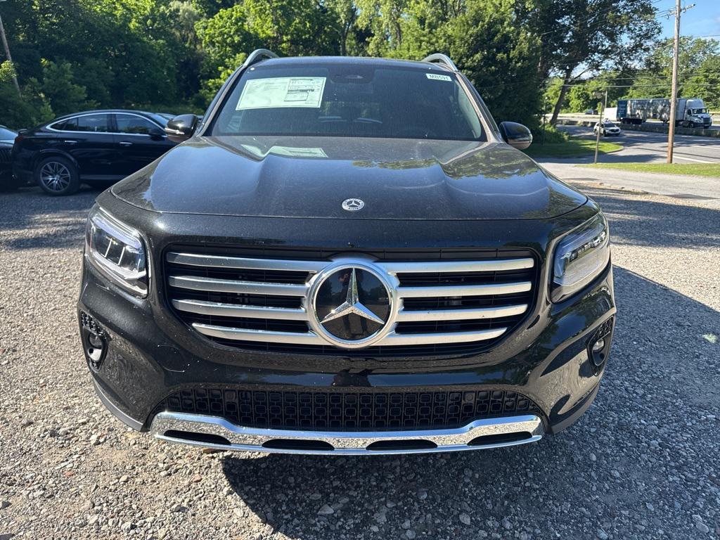 new 2025 Mercedes-Benz GLB 250 car, priced at $51,095
