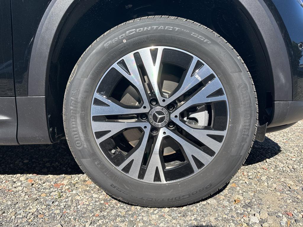 new 2025 Mercedes-Benz GLB 250 car, priced at $51,095