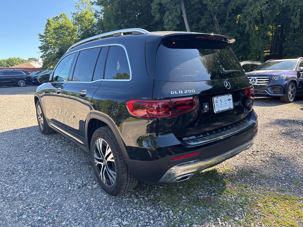 new 2025 Mercedes-Benz GLB 250 car, priced at $51,095