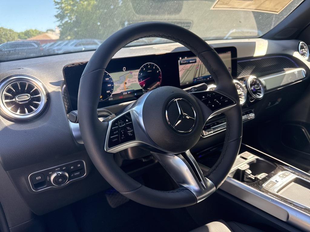 new 2025 Mercedes-Benz GLB 250 car, priced at $51,095