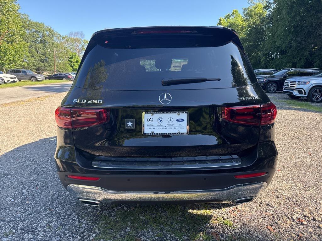 new 2025 Mercedes-Benz GLB 250 car, priced at $51,095