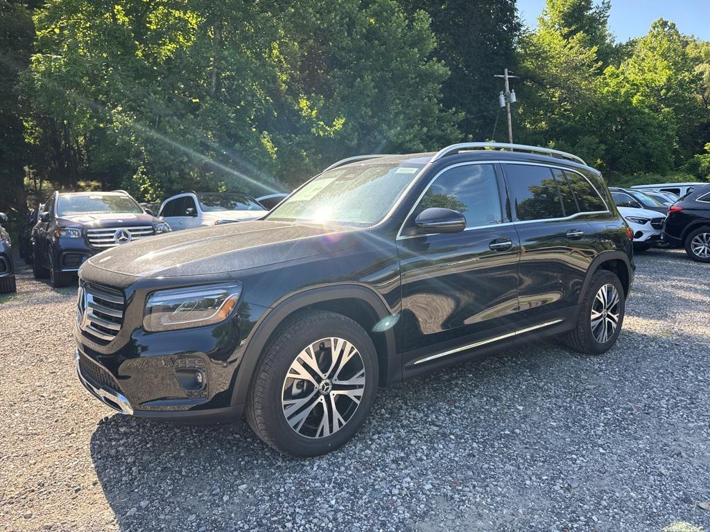 new 2025 Mercedes-Benz GLB 250 car, priced at $51,095