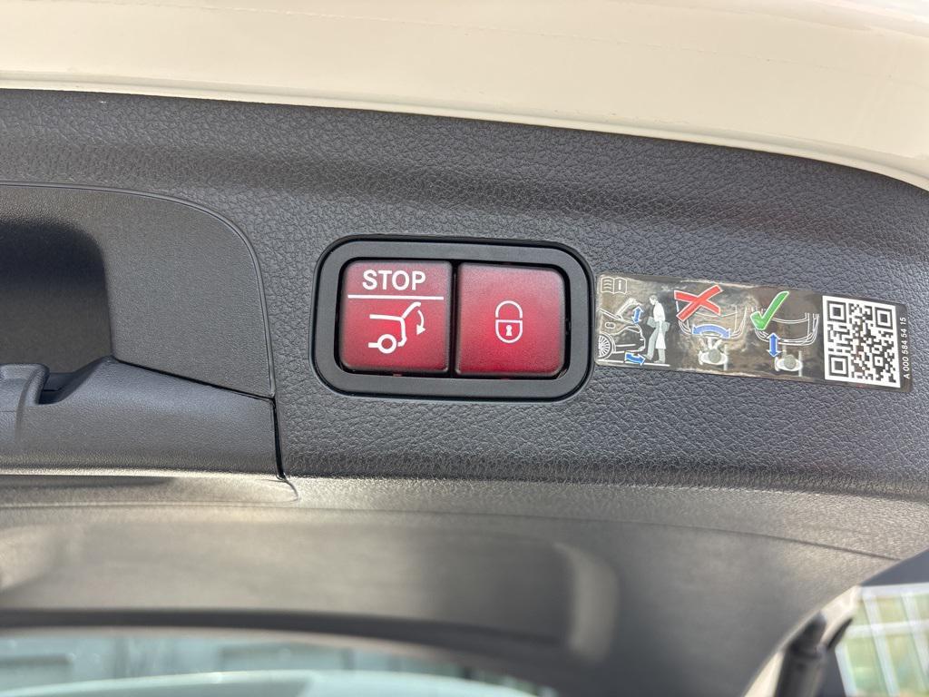 used 2025 Mercedes-Benz GLE 350 car, priced at $61,999