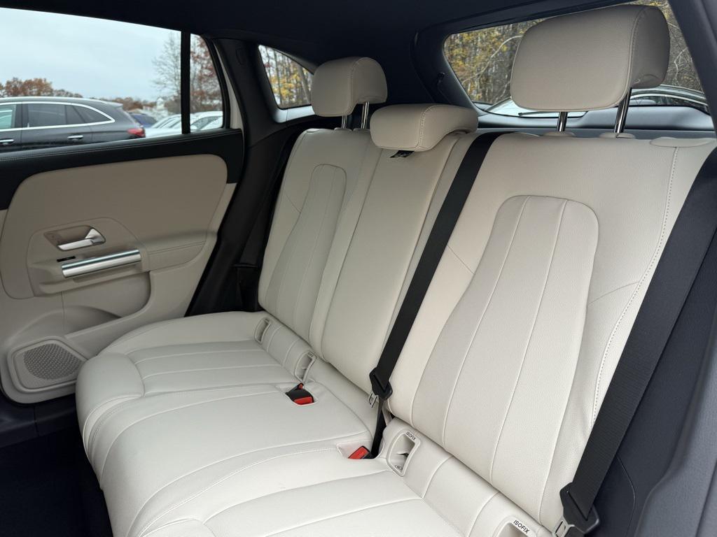 new 2026 Mercedes-Benz GLA 250 car, priced at $45,250