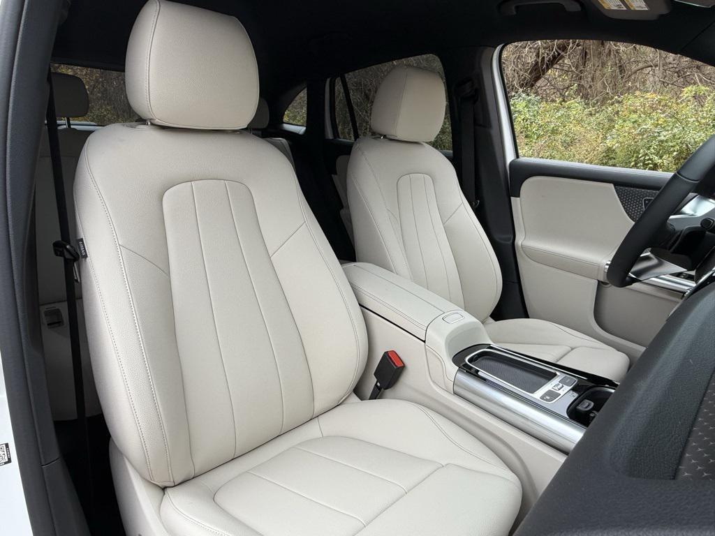 new 2026 Mercedes-Benz GLA 250 car, priced at $45,250