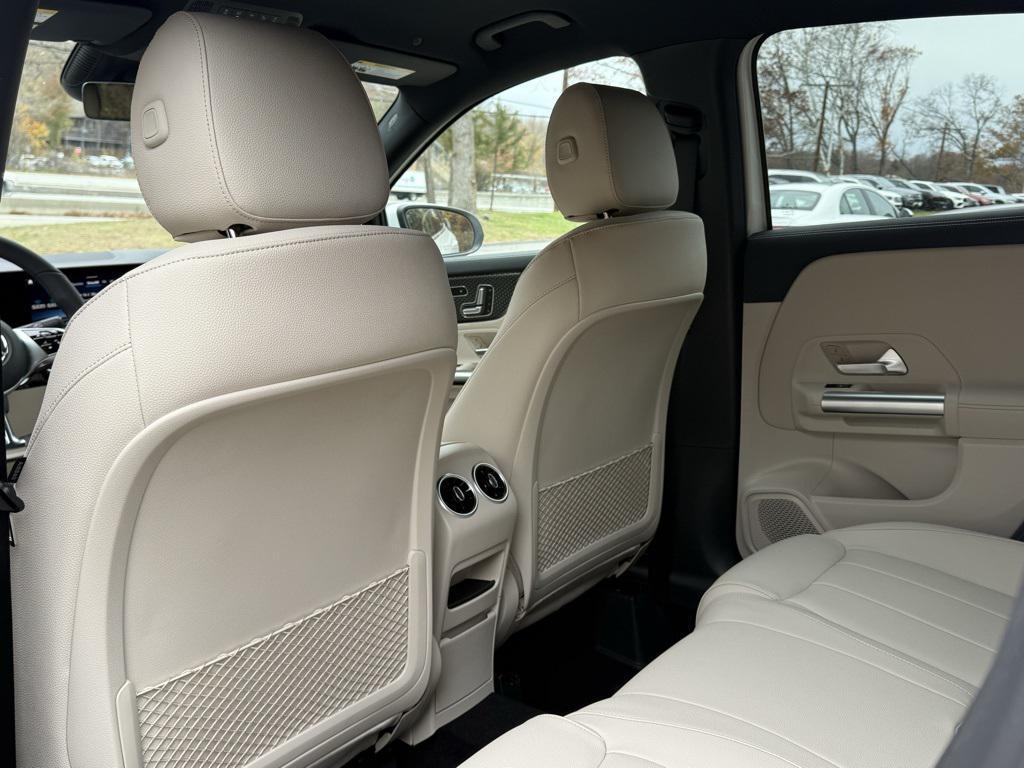 new 2026 Mercedes-Benz GLA 250 car, priced at $45,250