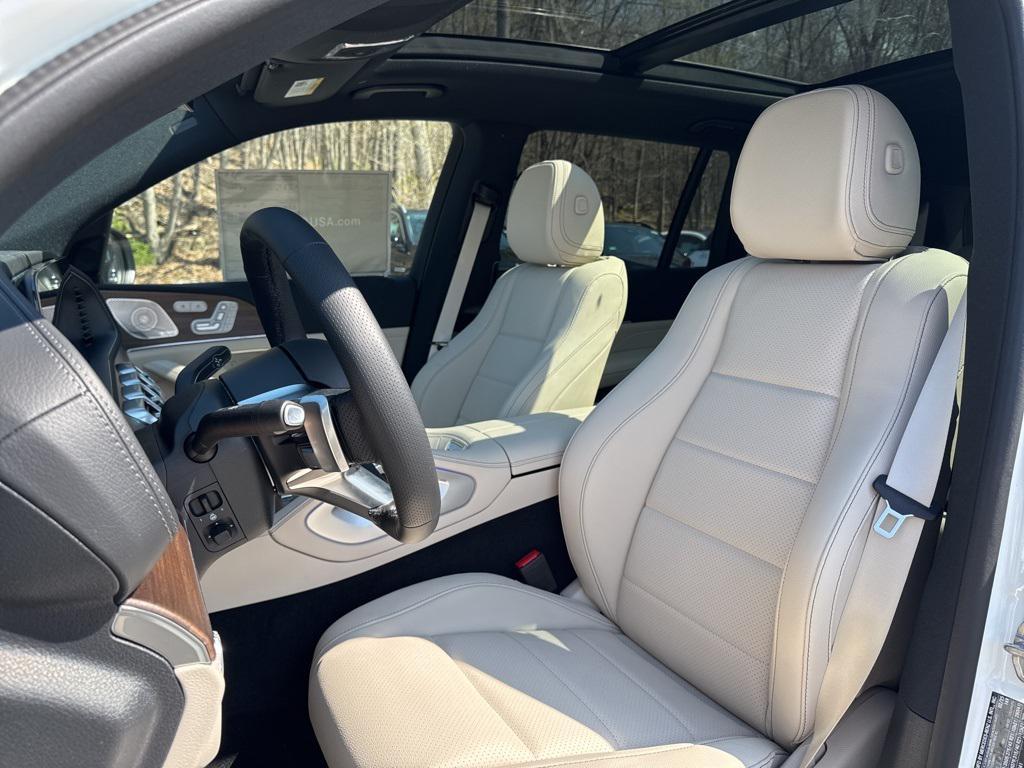 new 2025 Mercedes-Benz GLS 450 car, priced at $96,075