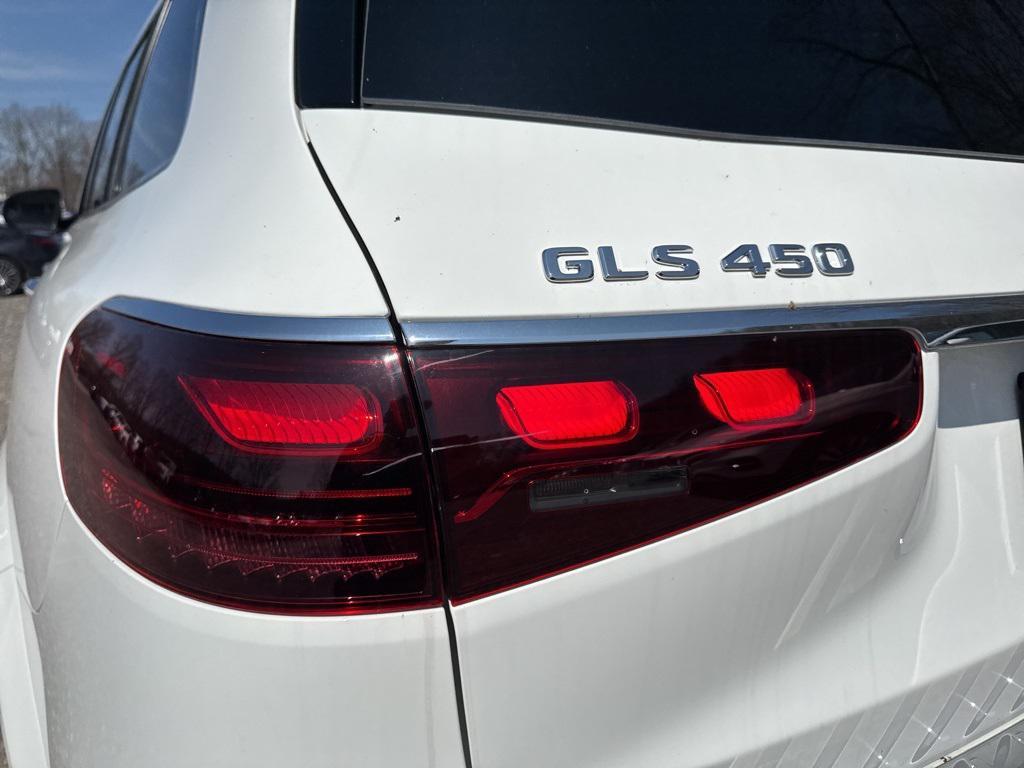 new 2025 Mercedes-Benz GLS 450 car, priced at $96,075