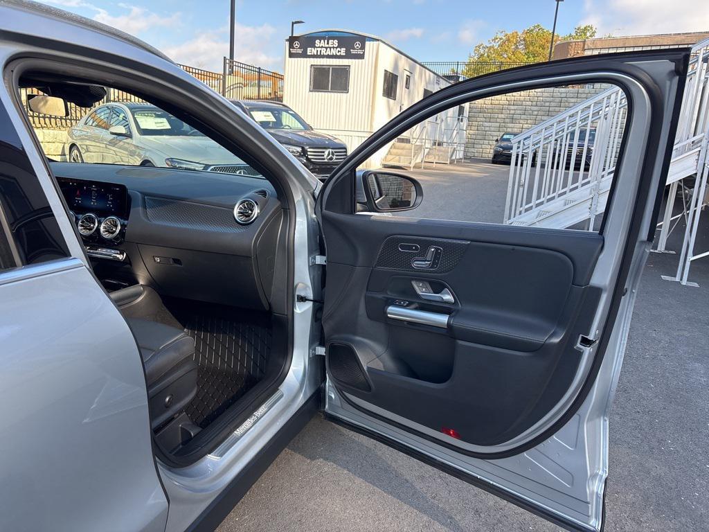 used 2025 Mercedes-Benz GLA 250 car, priced at $45,999