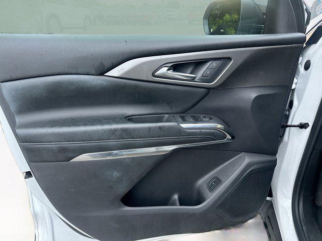 used 2024 Chevrolet Traverse car, priced at $32,784