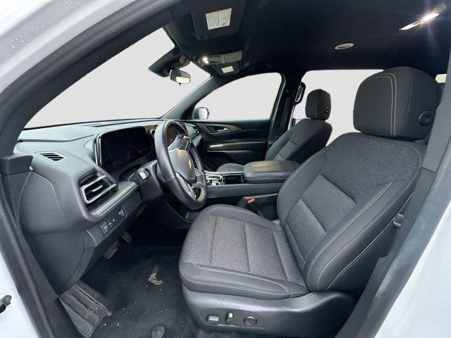 used 2024 Chevrolet Traverse car, priced at $31,329