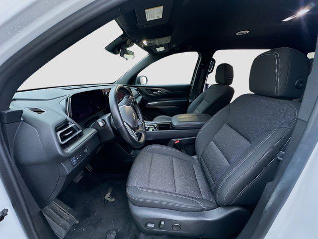 used 2024 Chevrolet Traverse car, priced at $32,784