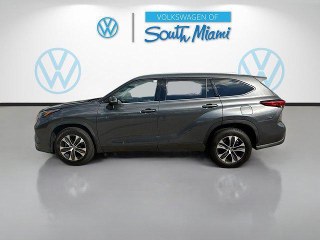used 2020 Toyota Highlander car, priced at $26,963