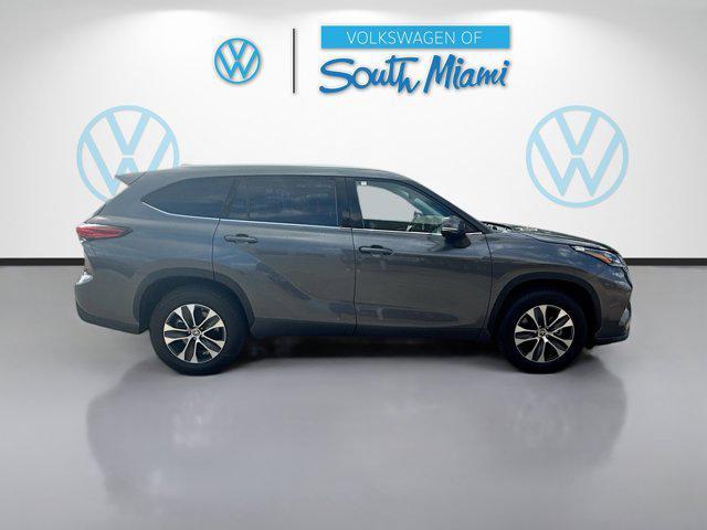 used 2020 Toyota Highlander car, priced at $26,963