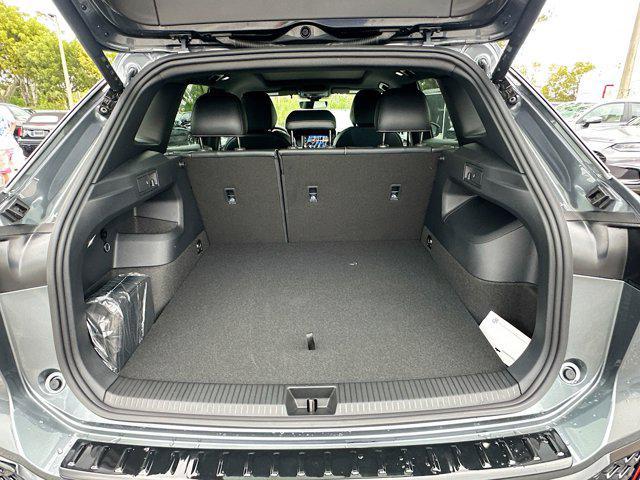 new 2025 Volkswagen Tiguan car, priced at $34,187