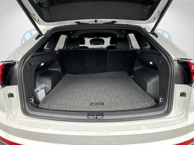 new 2026 Volkswagen Atlas Cross Sport car, priced at $43,658