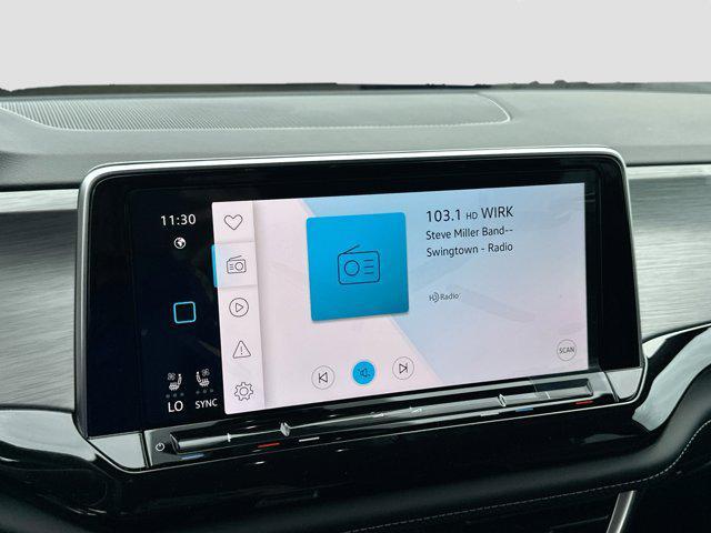 new 2026 Volkswagen Atlas Cross Sport car, priced at $43,658