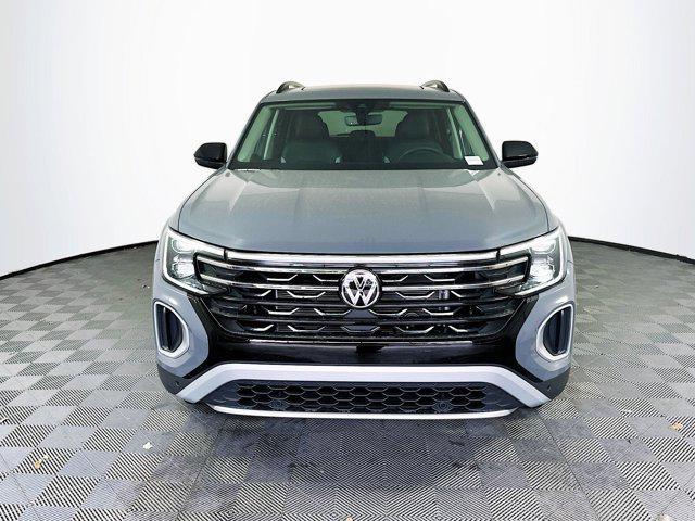 new 2025 Volkswagen Atlas car, priced at $47,601