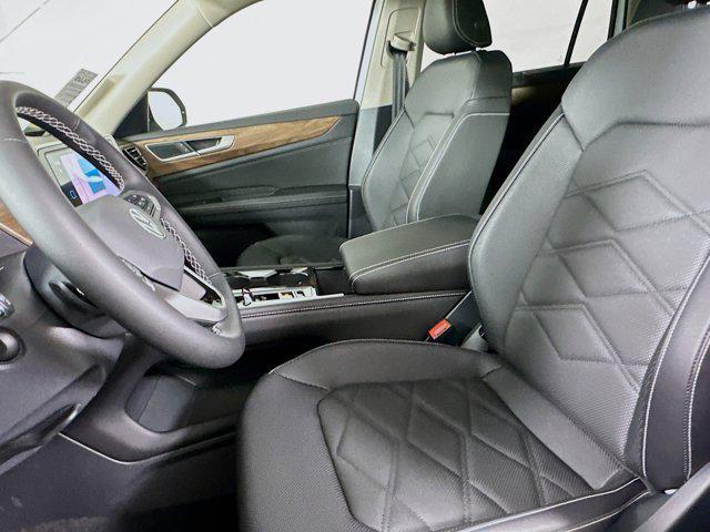 new 2025 Volkswagen Atlas car, priced at $43,596